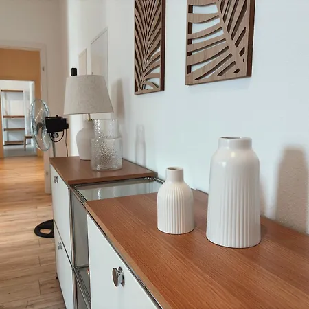 Hozo 9 - Wifi, Balcony, 2 Sleeping Rooms, Up To 6 Persons, Train Station Lejlighed Koblenz (Rhineland-Palatinate)